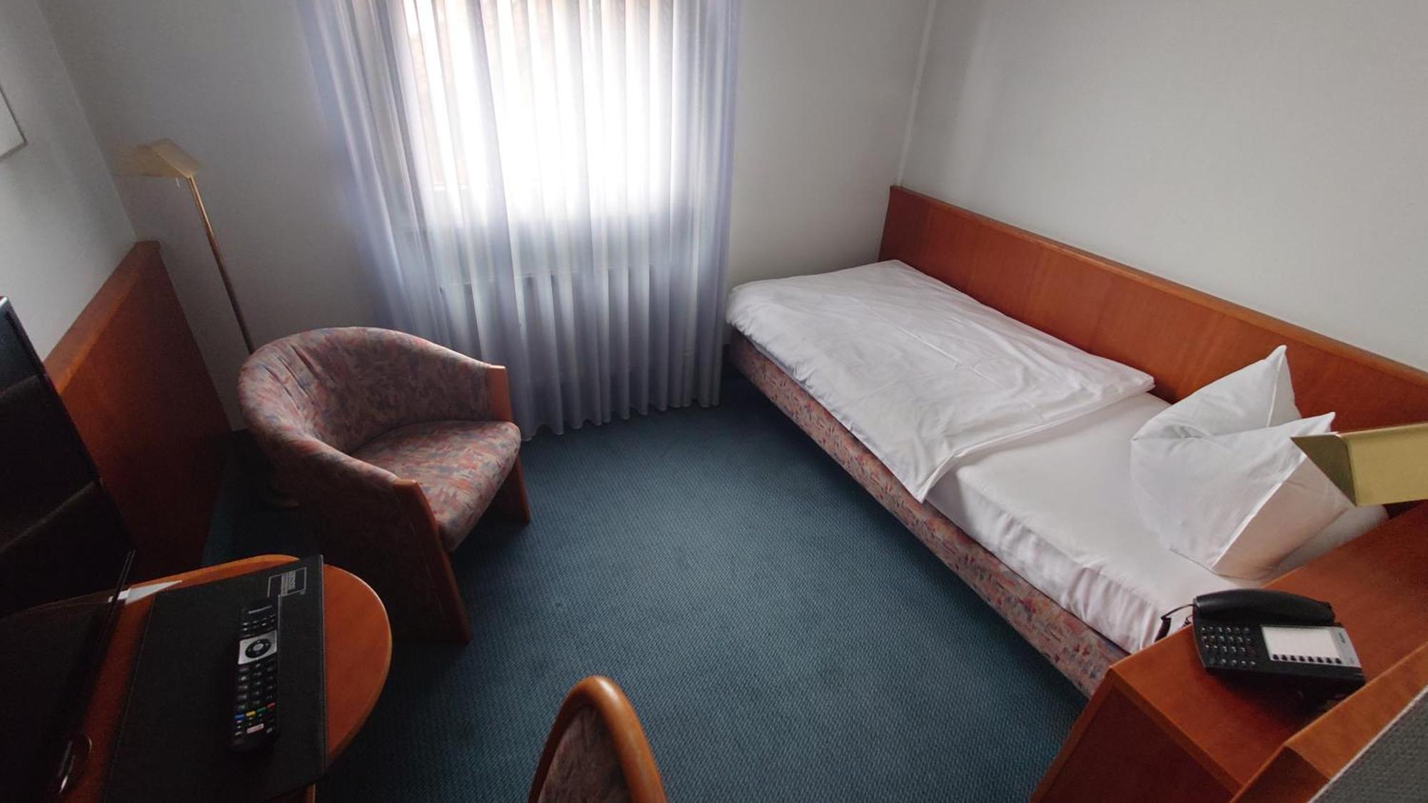 Hotel Loewen-Seckenheim Mannheim Eksteriør bilde