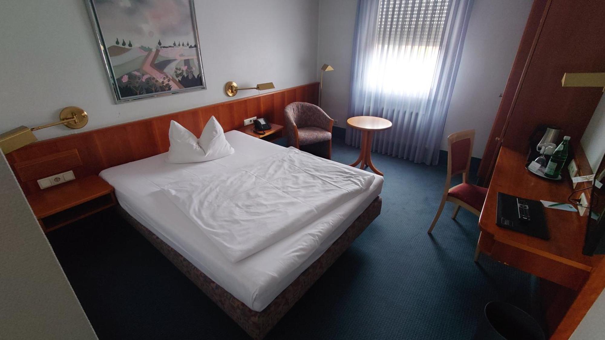 Hotel Loewen-Seckenheim Mannheim Eksteriør bilde