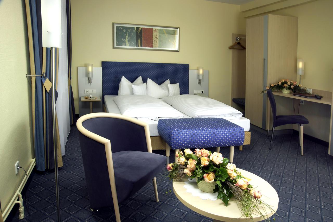 Hotel Loewen-Seckenheim Mannheim Eksteriør bilde