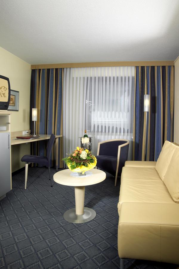 Hotel Loewen-Seckenheim Mannheim Eksteriør bilde