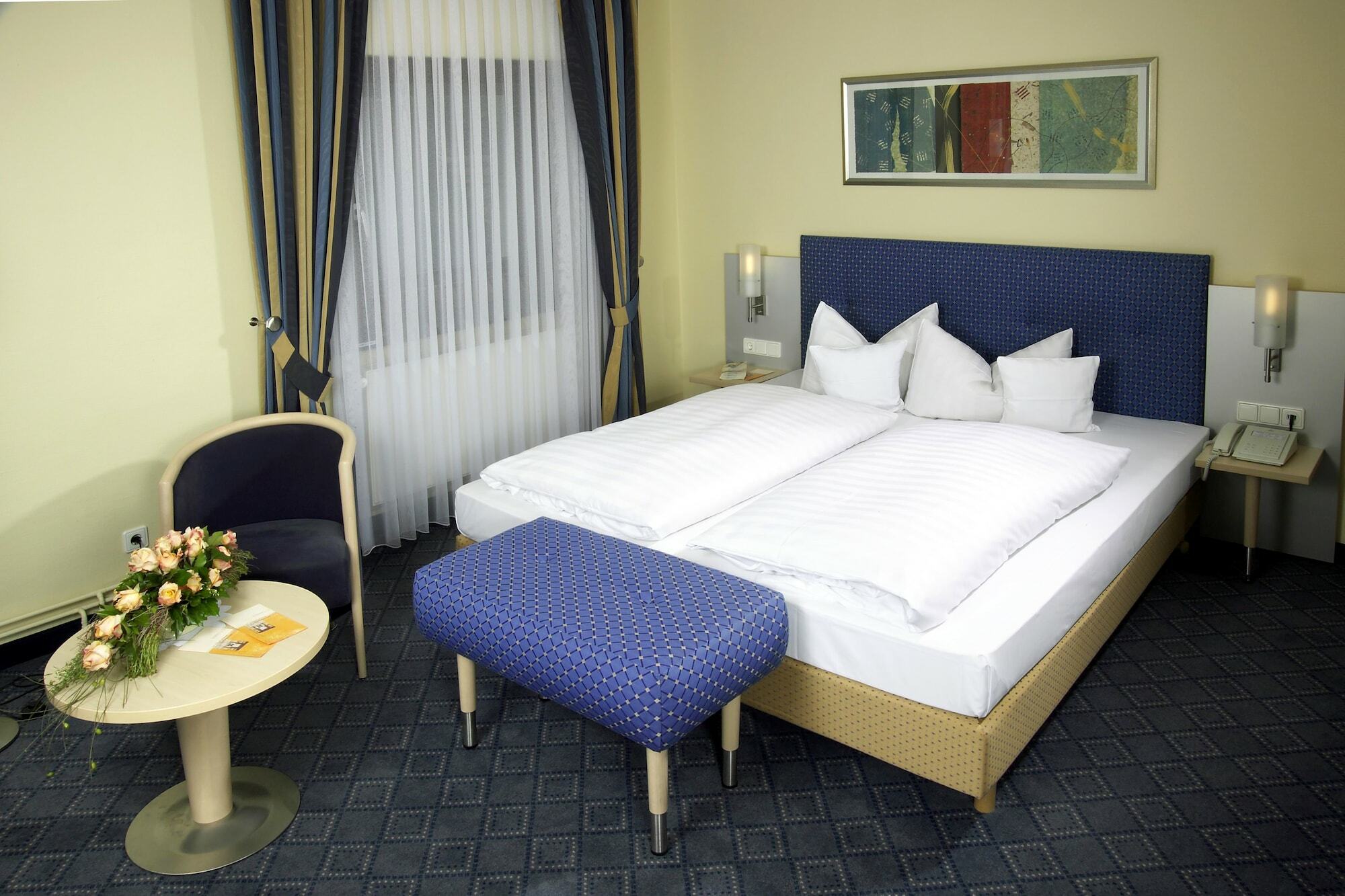 Hotel Loewen-Seckenheim Mannheim Eksteriør bilde